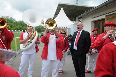 Photo du Président Camou au milieu de la Banda Kalimucho